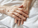 Утвержден закон, позволяющий брать больничный для ухода за пожилыми родителями