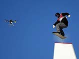 "Летающая камера" снимает соревнования сноубордистов в Сочи