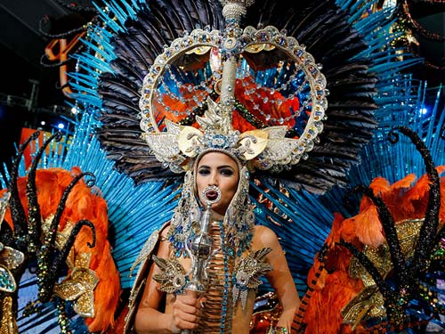 Королева карнавала в Санта-Крус-де-Тенерифе