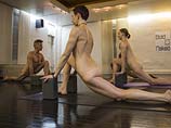 В студии Bold & Naked Yoga: слева - Йоши Шварц. Март 2014 года