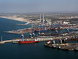 "Самый большой контейнеровоз" ждет окончания забастовки в порту Ашдода