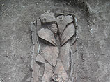 Глиняный гроб, обнаруженный в районе