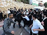 Сотни ультраортодоксов устроили беспорядки в Иерусалиме