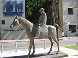 Памятник Меиру Дизенгофу, скульптор Давид Зунделович (2009)