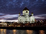 Благодатный огонь доставлен на пасхальное богослужение в московский храм Христа Спасителя