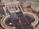 Площадь Святого Петра в Ватикане 27 апреля 2014 г.