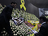 Мемориальный алтарь жертв затонувшего парома. 29 апреля 2014 г.