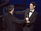 Бен Аффлек и Малик Бенджеллуль на церемонии вручения Оскара 24 февраля 2013 года 