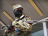В "Луганской народной республике" введено военное положение и проводится мобилизация