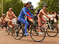 Юбилейный "всемирный голый велопробег" стартовал в Великобритании