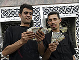 В день зарплаты банки сектора Газы закрылись в связи с опасностью бунта госчиновников