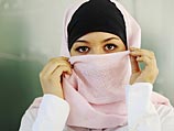 Иран: инициатор кампании против хиджаба объявлена "изнасилованной шлюхой"