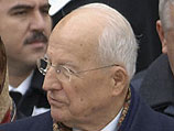Кенан Эврен в 2006 году