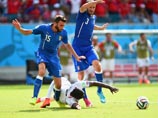 Несмотря на усилия арбитра, после первого тайма Коста-Рика выигрывает у Италии