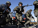 Южнокорейская армия ведет перестрелку с солдатом, расстрелявшим своих сослуживцев