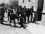 Арест Гаврило Принципа на месте убийства эрцгерцога Франца-Фердинанда и его супруги Софии. Сараево, 28.06.1914