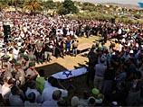 Похоронная процессия Нафтали Френкеля в Шалавим. 1 июля 2014 года