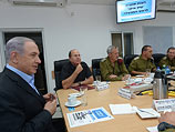 Биньямин Нетаниягу и Моше Яалон на заседании военно-политического кабинета