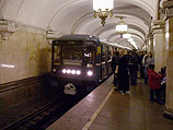В московском метро застрял поезд, десятки пострадавших  