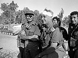 Ариэль Шарон и министр обороны Моше Даян. Египет, западный берег Суэцкого канала. Октябрь 1973 года
