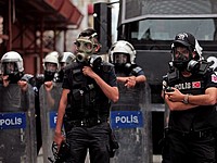 Столкновения между полицией и демонстрантами-курдами в Турции: 9 погибших