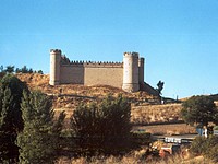 Власти Испании выставили на продажу замок недалеко от Мадрида