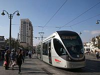 "Камнеметатель" задержан благодаря бдительности пассажира иерусалимского трамвая