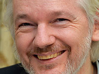Основатель WikiLeaks запускает собственную линию модной одежды и аксессуаров