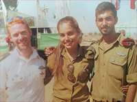 Шломит Малка с коллегами по армейской службе (справа &#8211; ее командир Гай)