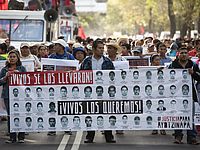 Демонстрация протеста против похищения 43-х студентов. Мехико, 05.11.2014