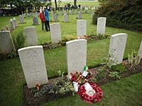 De Telegraaf: посол ФРГ в Нидерландах посетит кладбище, где похоронены солдаты SS