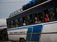 Число жертв автокатастрофы в Непале увеличилось