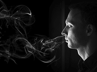 Израильские ученые отучают от курения "пыткой вонью" во сне
