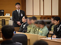 Члены экипажа Sewol в зале суда. Кванджу, 11 ноября 2014 года   