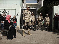 Армия Египта берет под охрану жизненно важные объекты