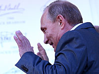На фоне обвала рубля россияне в 15 раз назвали Путина "человеком года"