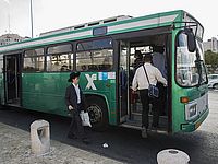 Предъявлены обвинения арабскому подростку, бросившему камень в автобус в Иерусалиме
