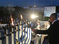 Шестую ханукульную свечу Биньямин Нетаниягу  зажег с военнослужащими ЦАХАЛа в Латруне.