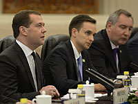 Медведев признал, что Россия столкнулась с угрозой "глубокой рецессии"
