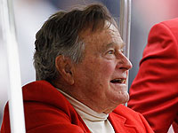 Джордж Буш-старший вновь проведет Рождество в больнице