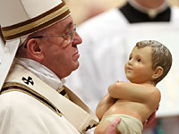 "Секстремистка" попыталась похитить куклу младенца Иисуса в Ватикане