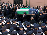 Товарищи убитого нью-йоркского полицейского бойкотировали на его похоронах речь мэра