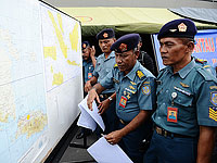 Обнаружено предполагаемое место падения самолета AirAsia, Индонезия просит о помощи  