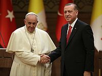 Папа Римский Франциск и президент Турции Реджеп Тайип Эрдоган. Стамбул, 28 ноября 2014 года 