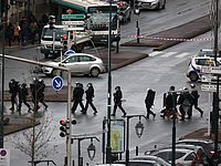 Полицейские в Порт-де-Винсен, Париж, 09.01.2015