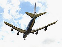 Самолет, летевший из Осло в Сеул, вынужденно сел в Новосибирске из-за задымления кабины