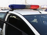 У московского полицейского, зашедшего в аптеку, угнали служебный автомобиль 
