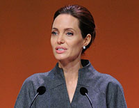 Анджелина Джоли вернулась из Ирака: "Что я могу сказать 13-летней изнасилованной девочке?"