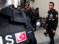 "Блондинка с АК-47" напала на полицейский участок в Стамбуле