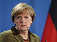 Меркель не намерена списывать долг Греции и не хочет отпускать ее из зоны евро